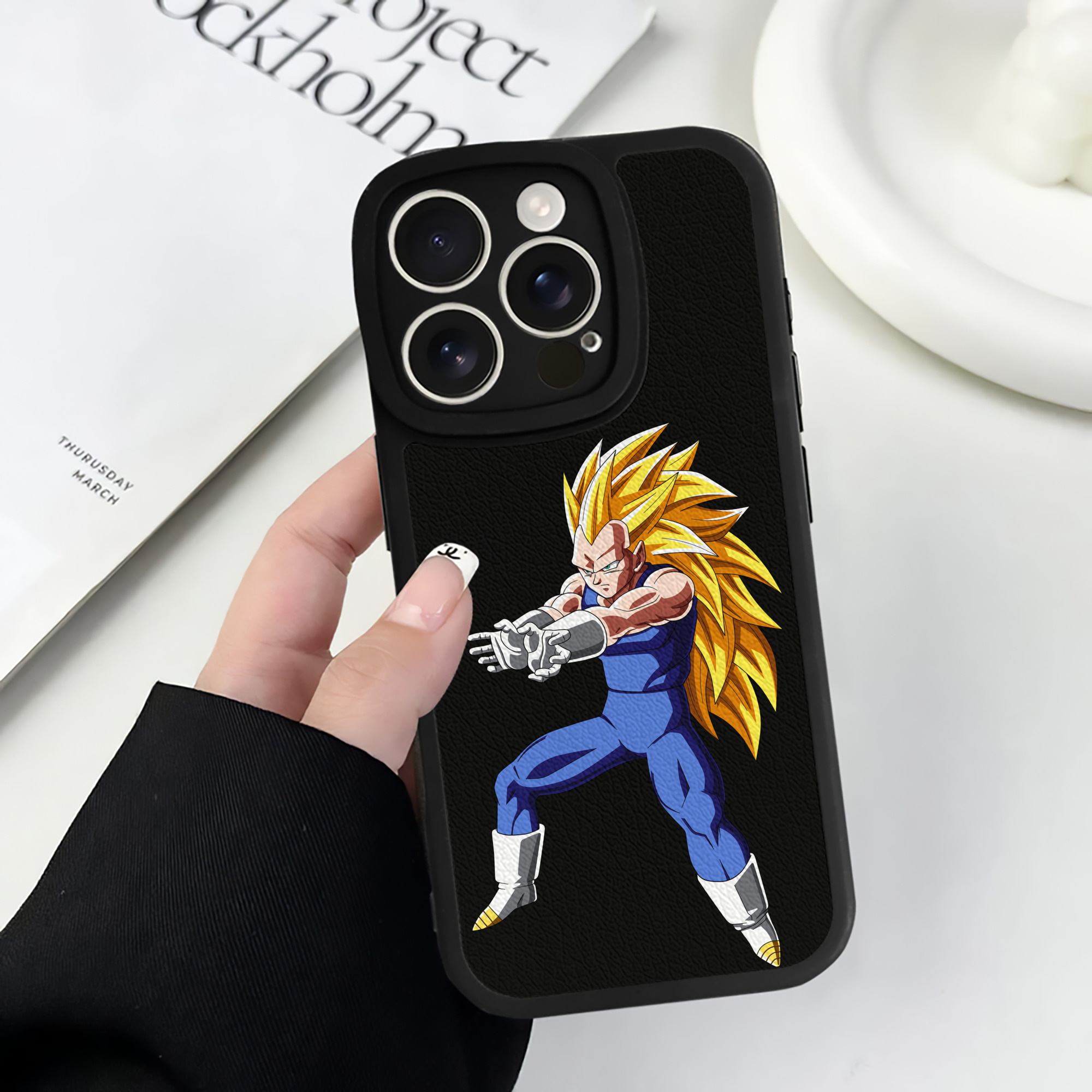 （画像用） ドラゴンボール ベジータ四世（Bejīta Yonsei）DRAGON BALL Vegeta IV 【iPhone 16シリーズ対応】シリコンスマホケース（レザー調） 材質：シリコン